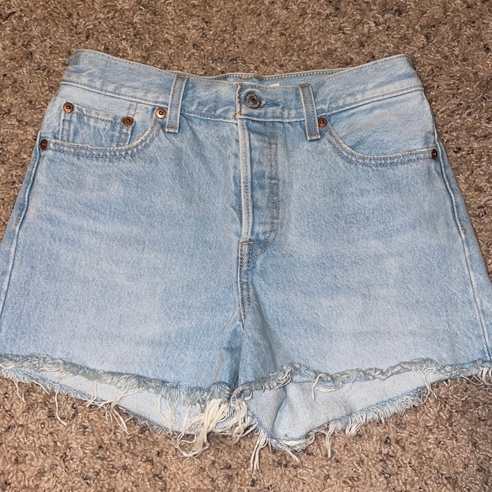 Levi’s shorts